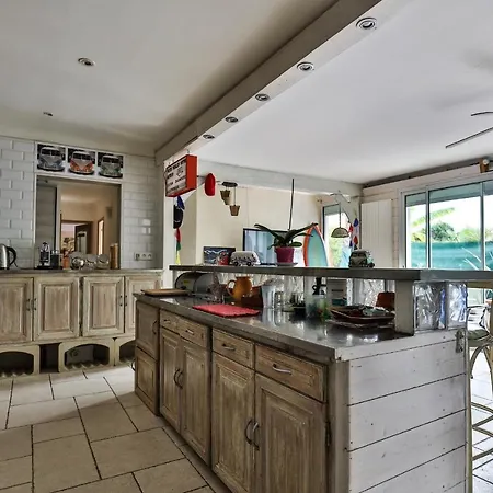 Vila De 3 Chambres Avec Piscine Privee Jardin Clos Et Wifi A Hossegor A 4 Km De La *